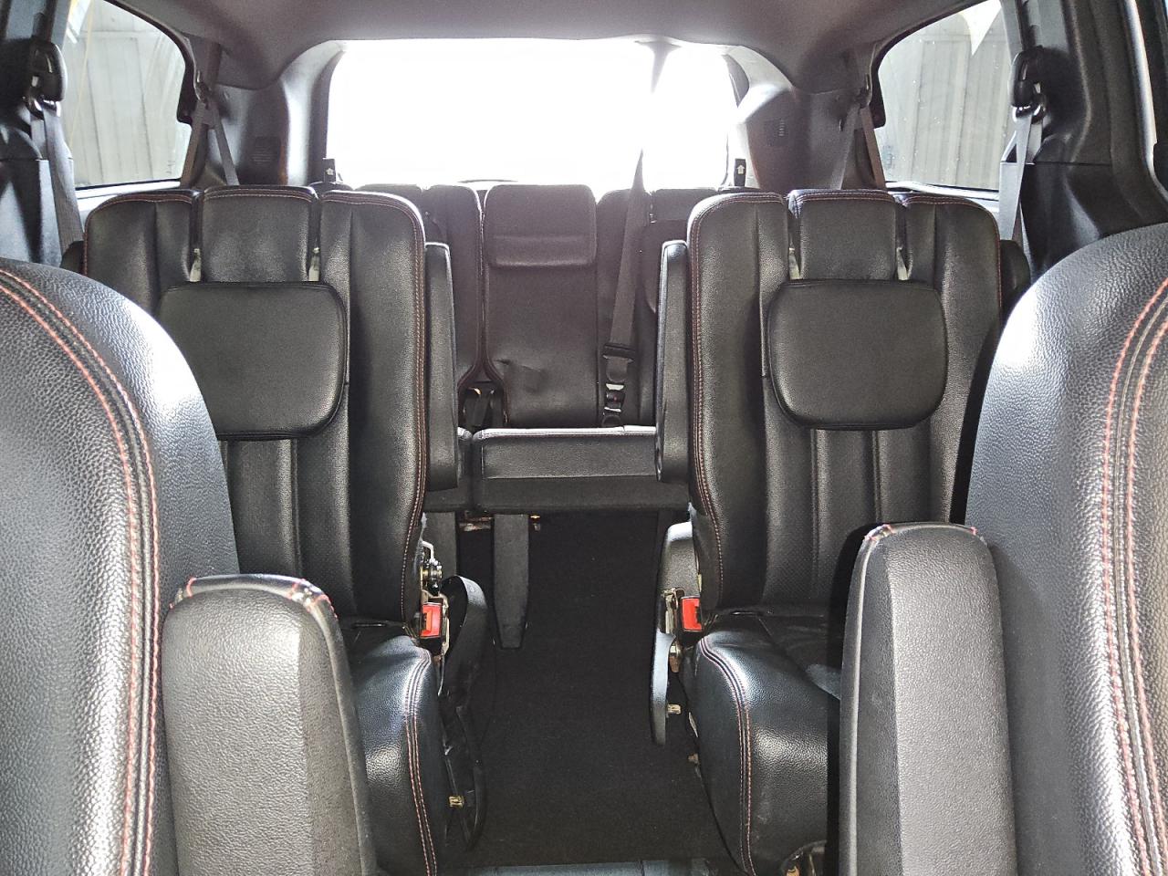 2019 Dodge Caravan - Image 10