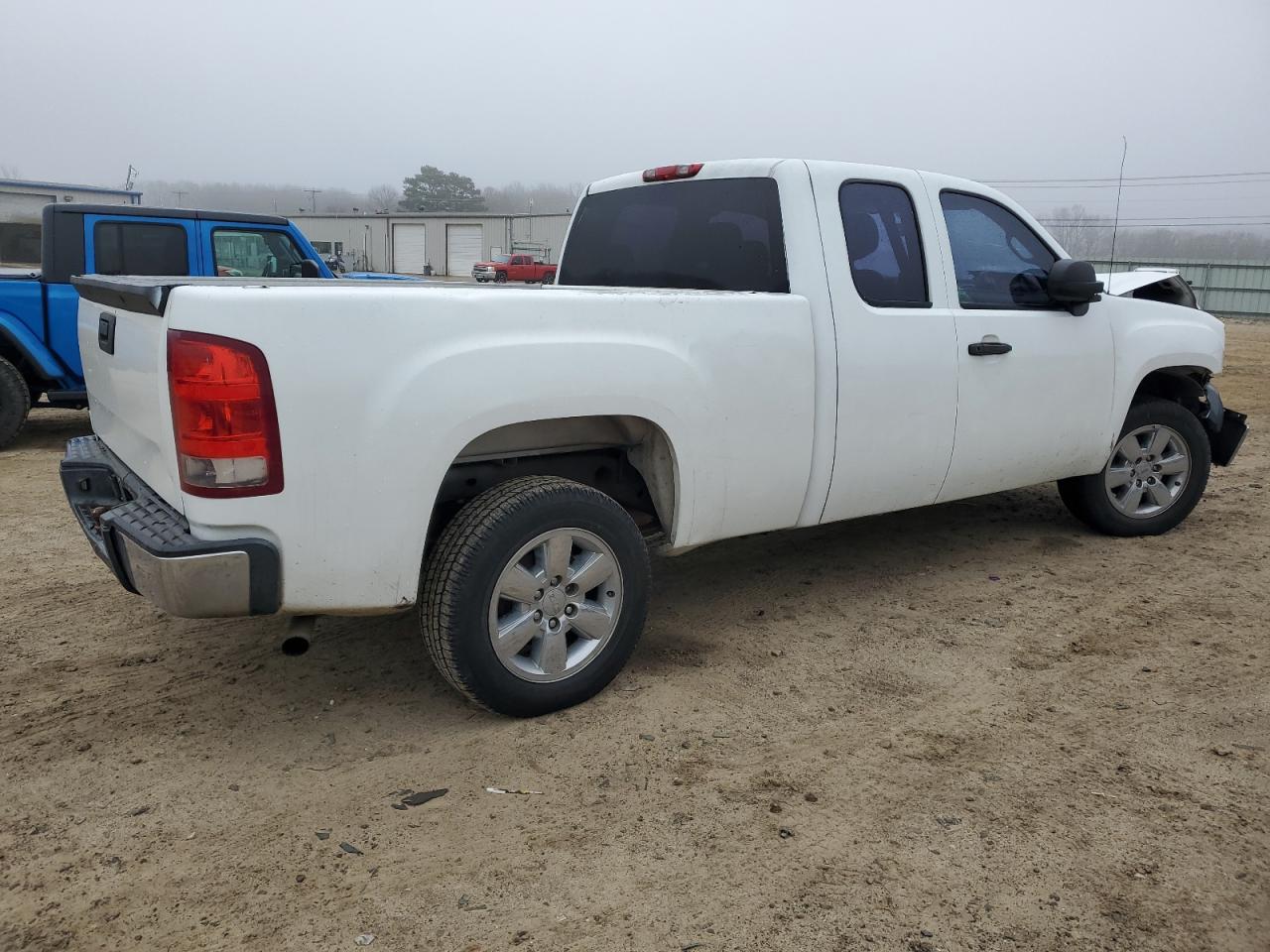 2011 GMC Sierra - Image 3
