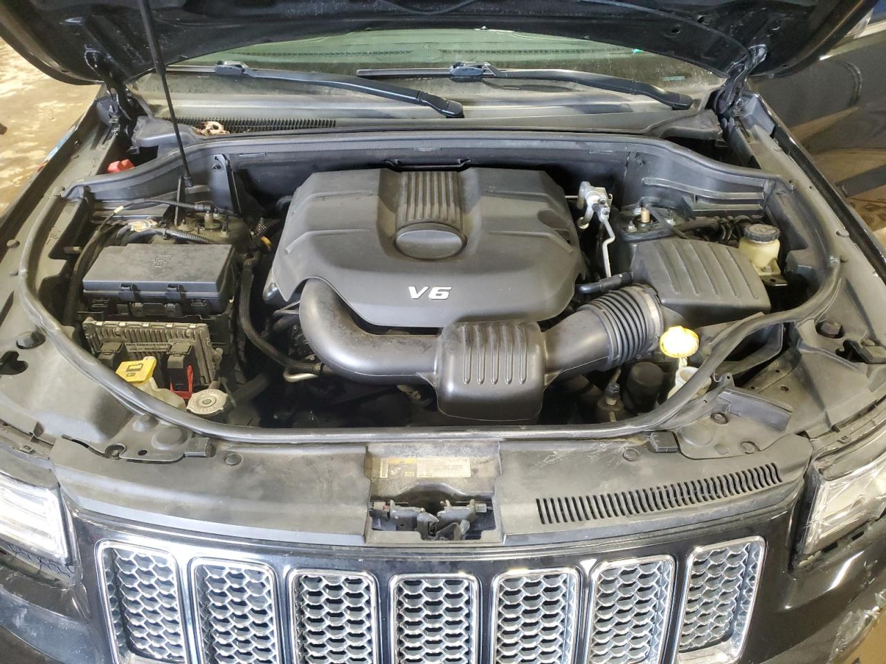 2014 Jeep Grand Cherokee - Image 12