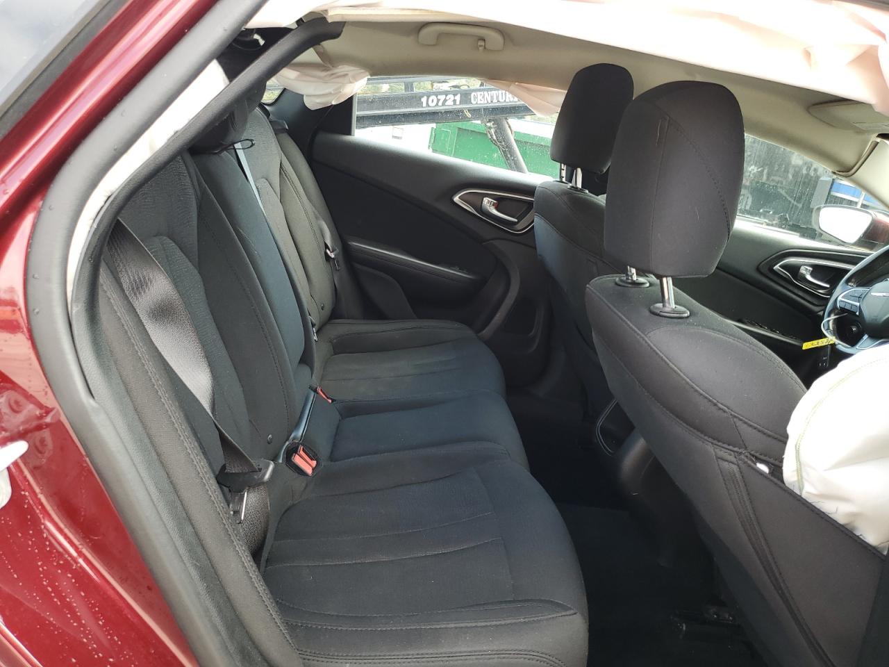 2016 Chrysler 200 - Image 10