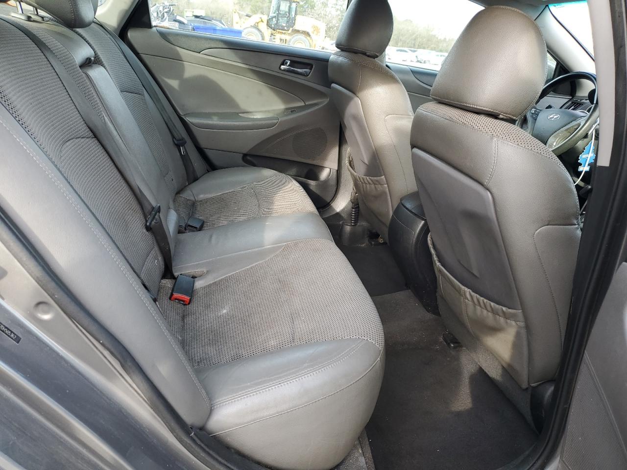 2013 Hyundai Sonata - Image 10