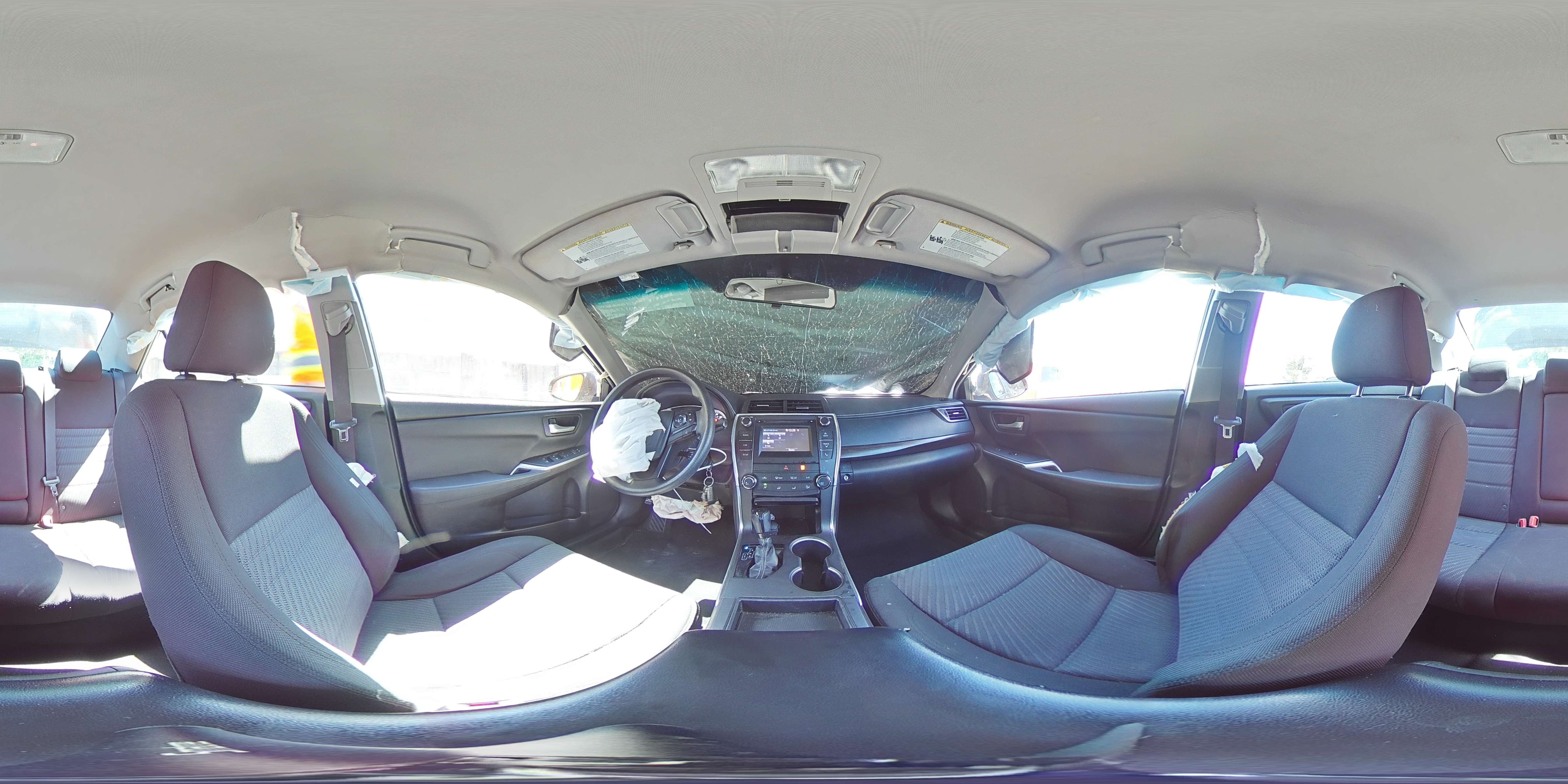2016 Toyota Camry - Image 13