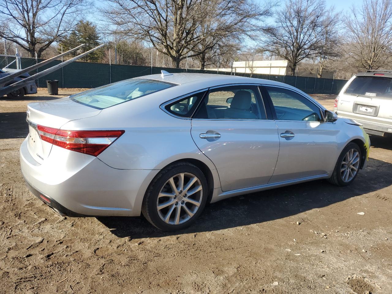 2013 Toyota Avalon - Image 3