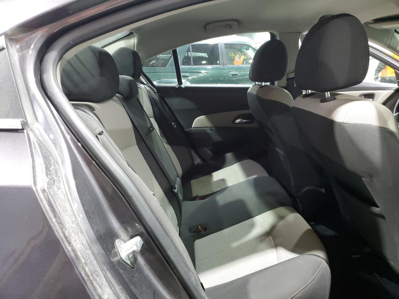 2011 Chevrolet Cruze - Image 10