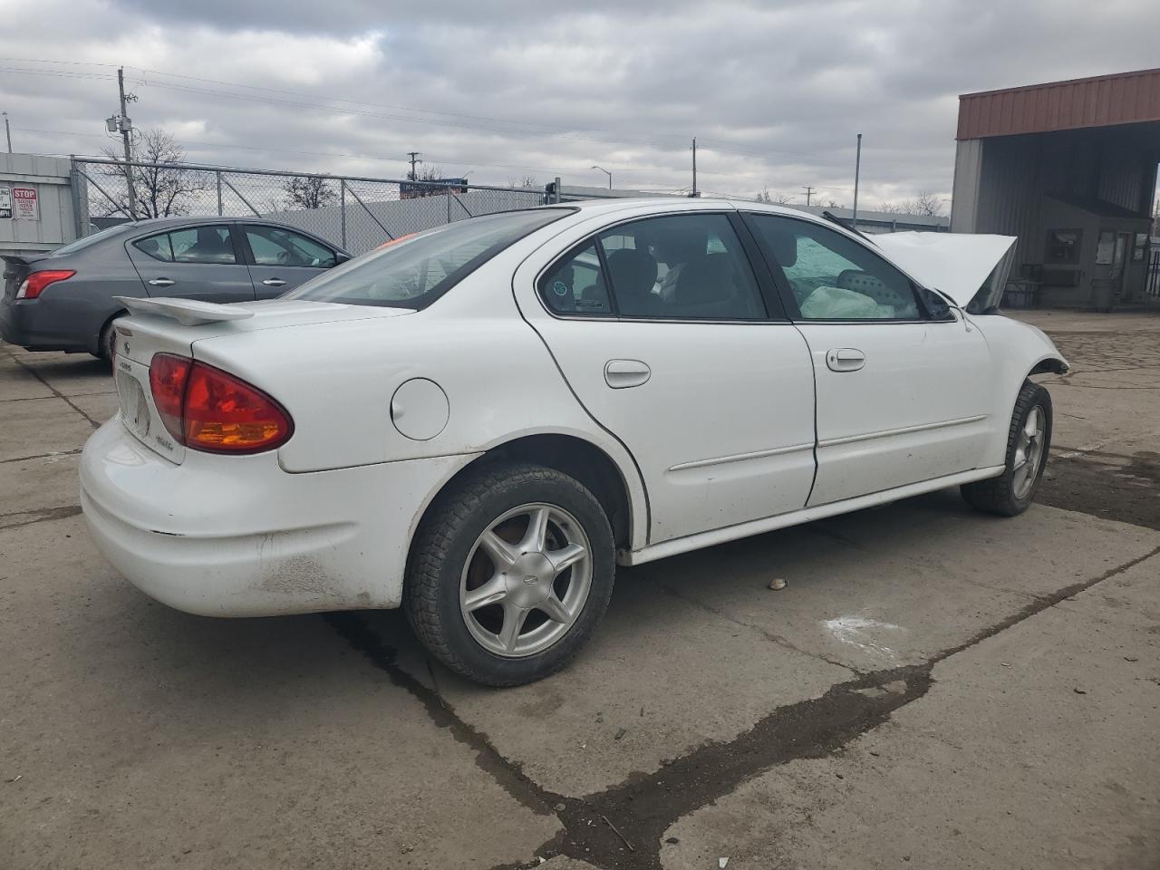 2001 Oldsmobile Alero - Image 3