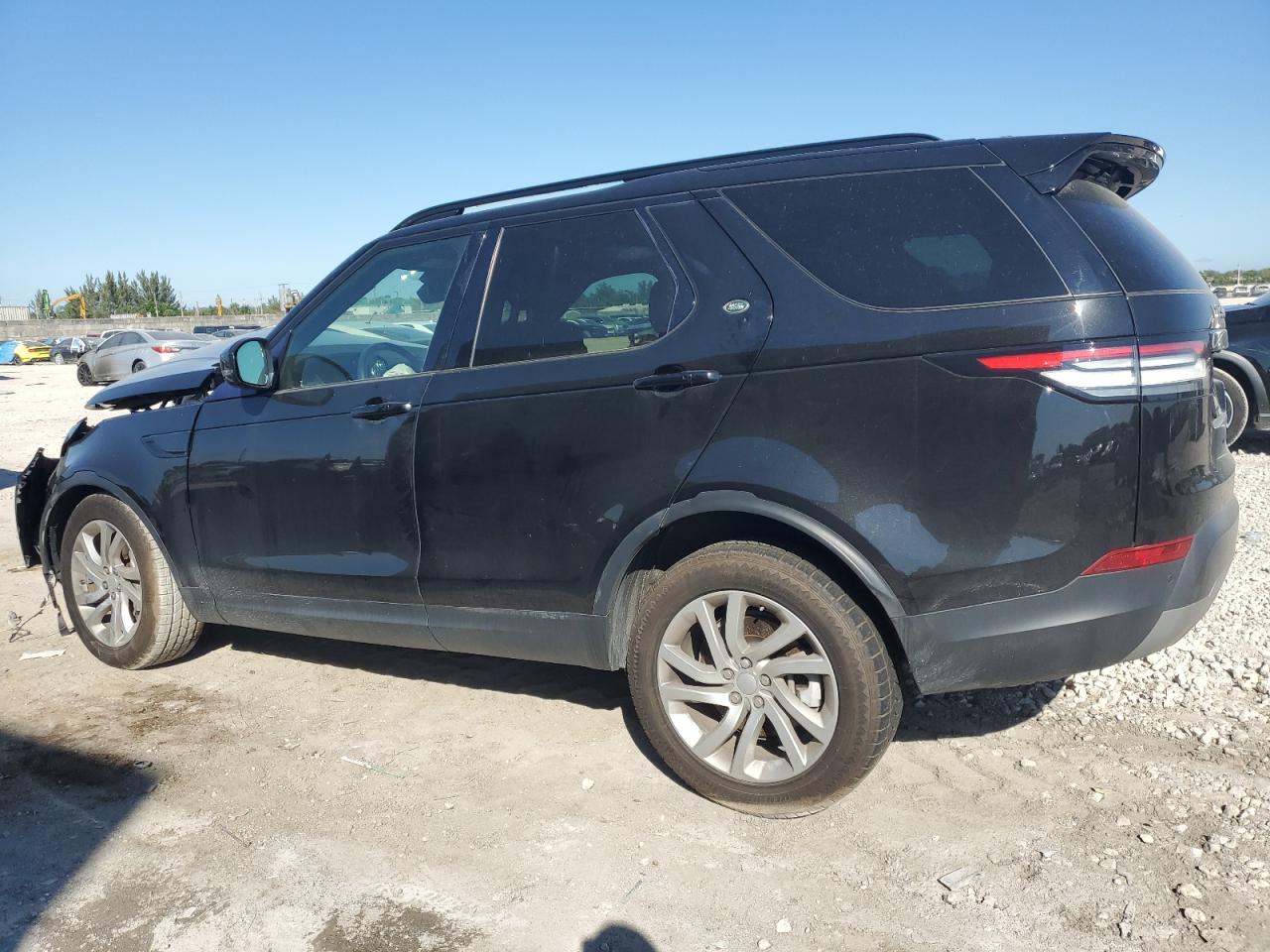 2018 Land Rover Discovery - Image 2