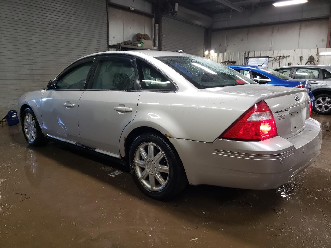 2007 Ford Five Hundred - Image 2