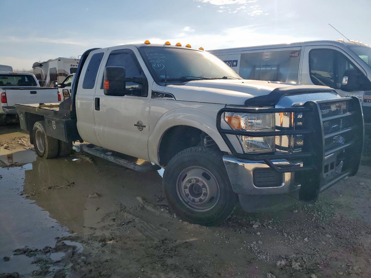2011 Ford F350 - Image 4