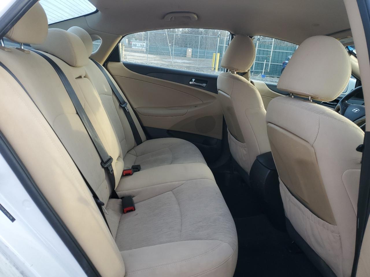 2012 Hyundai Sonata - Image 10
