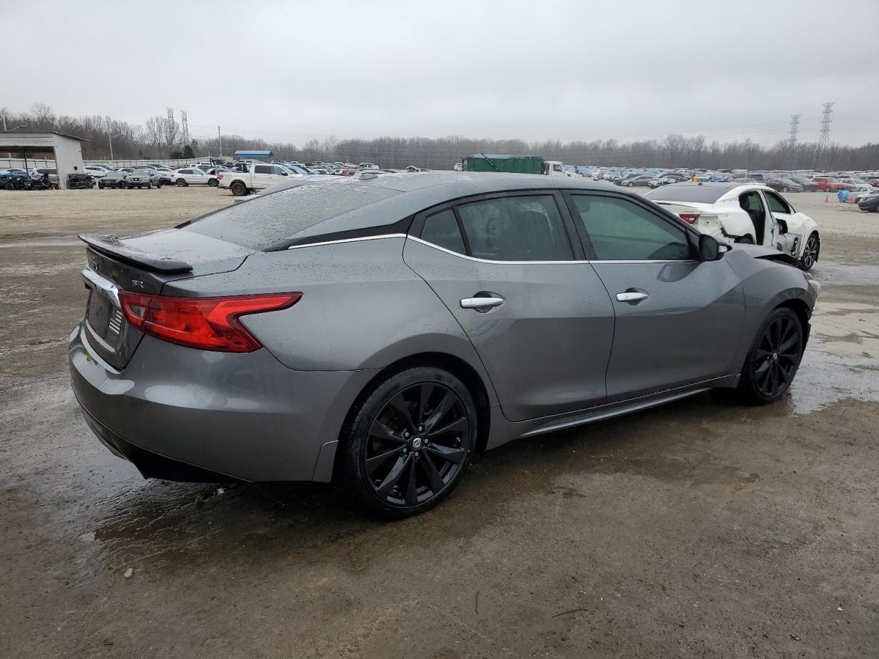 2017 Nissan Maxima - Image 3