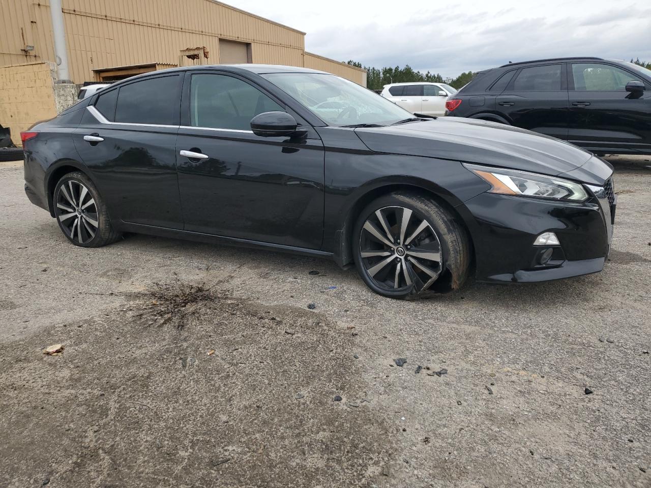 2020 Nissan Altima - Image 4