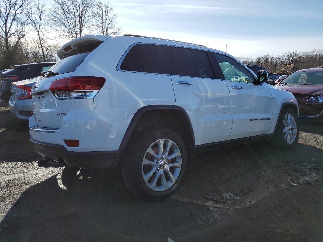 2017 Jeep Grand Cherokee - Image 3