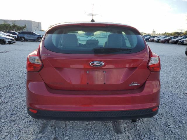  FORD FOCUS 2012 Czerwony