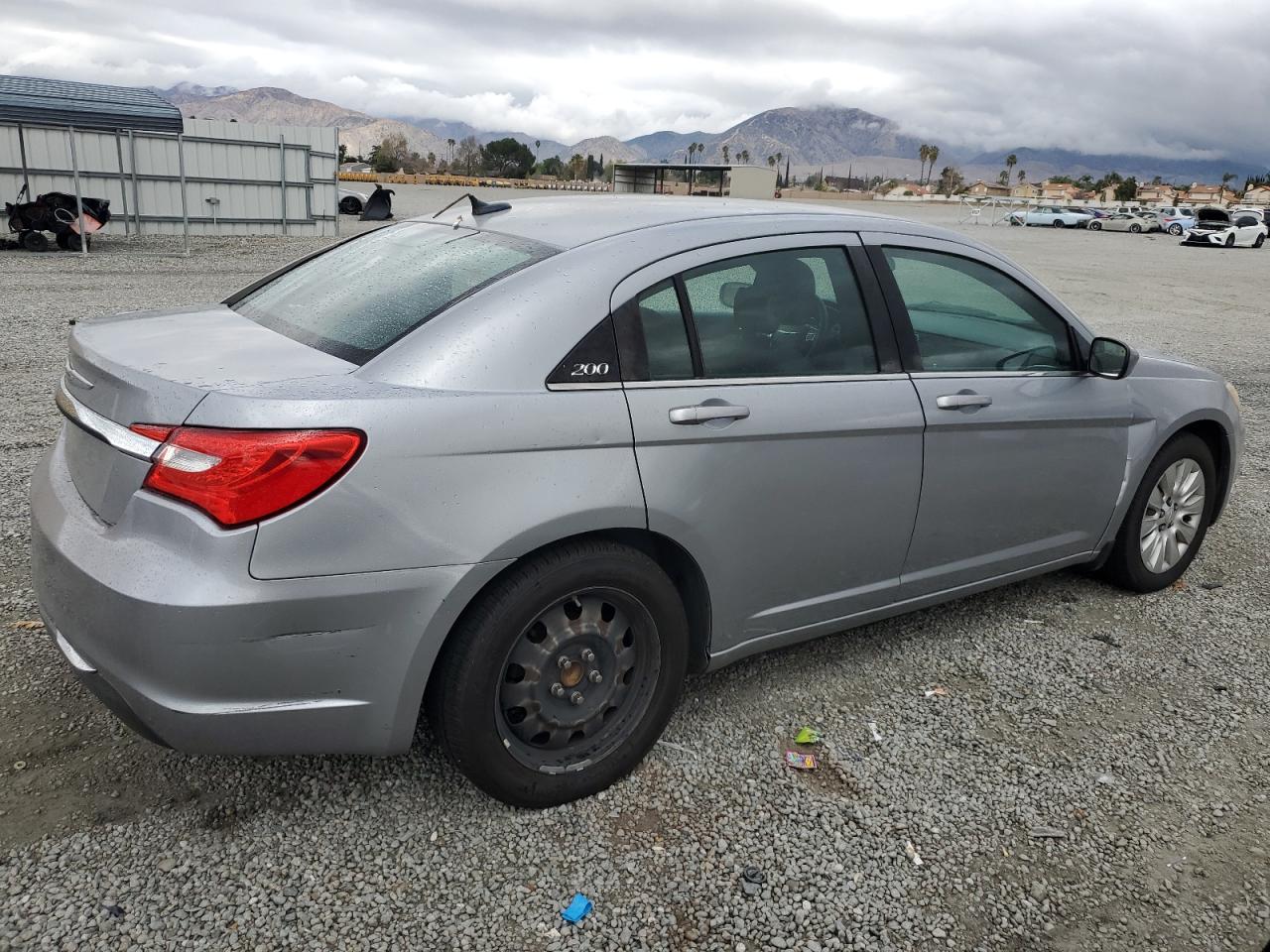 2014 Chrysler 200 - Image 3