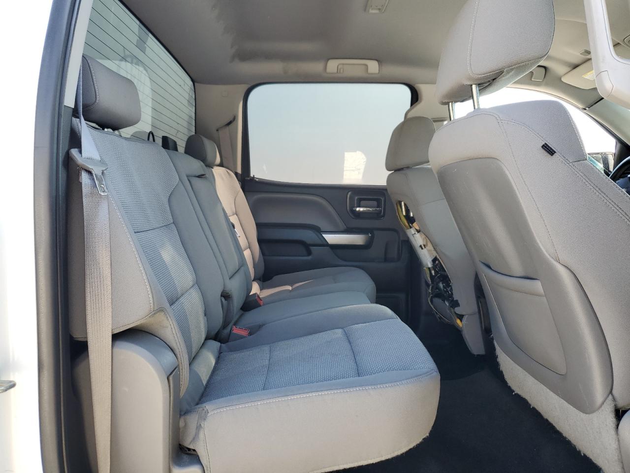 2015 Chevrolet Silverado - Image 10