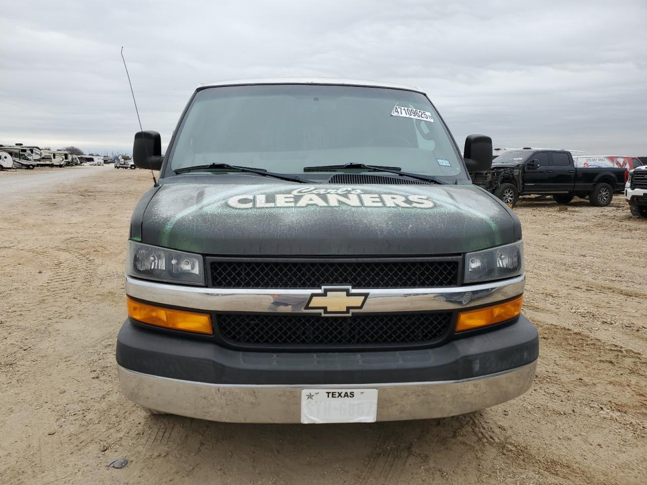 2018 Chevrolet Express - Image 5