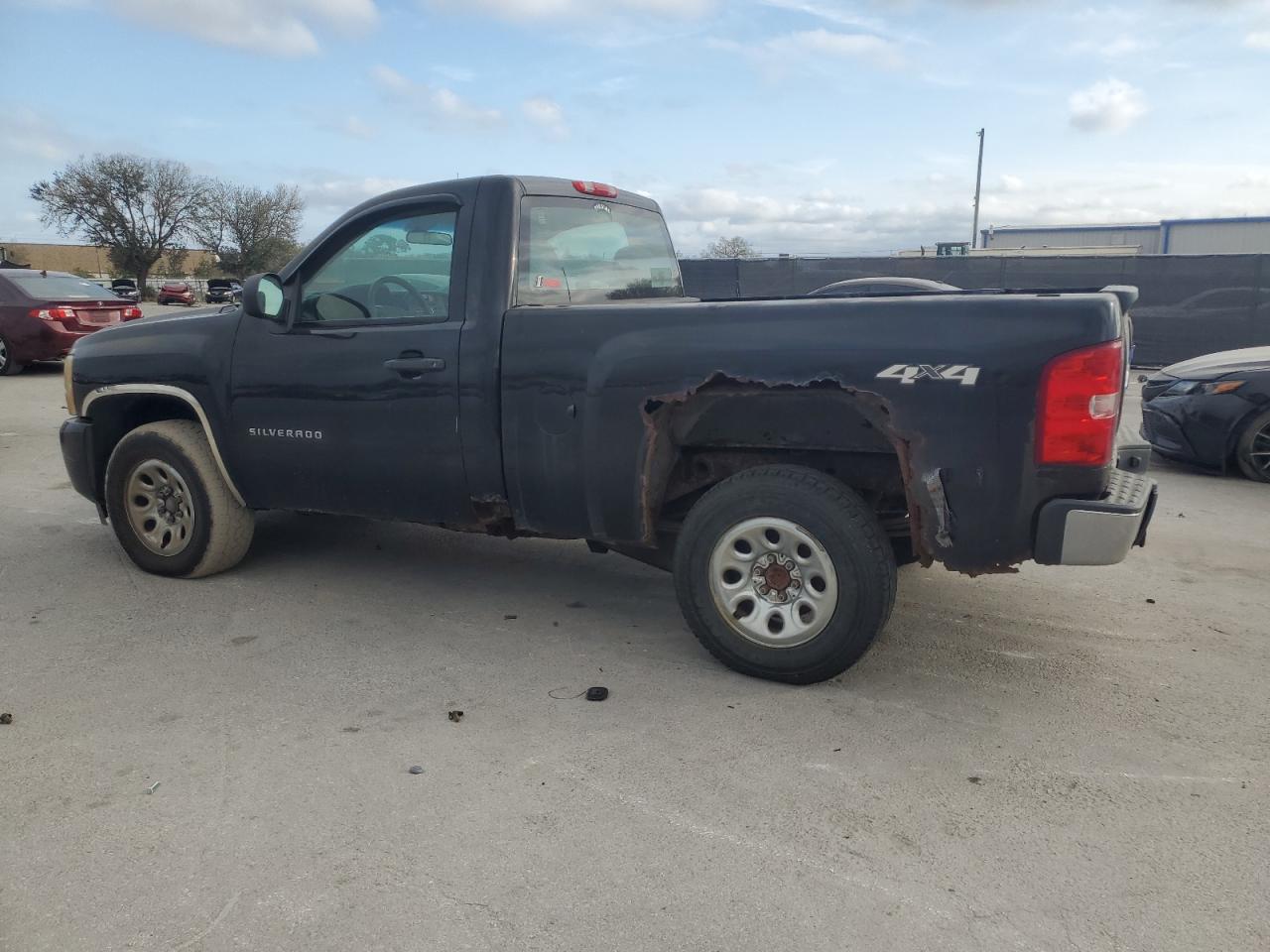 2011 Chevrolet Silverado - Image 2