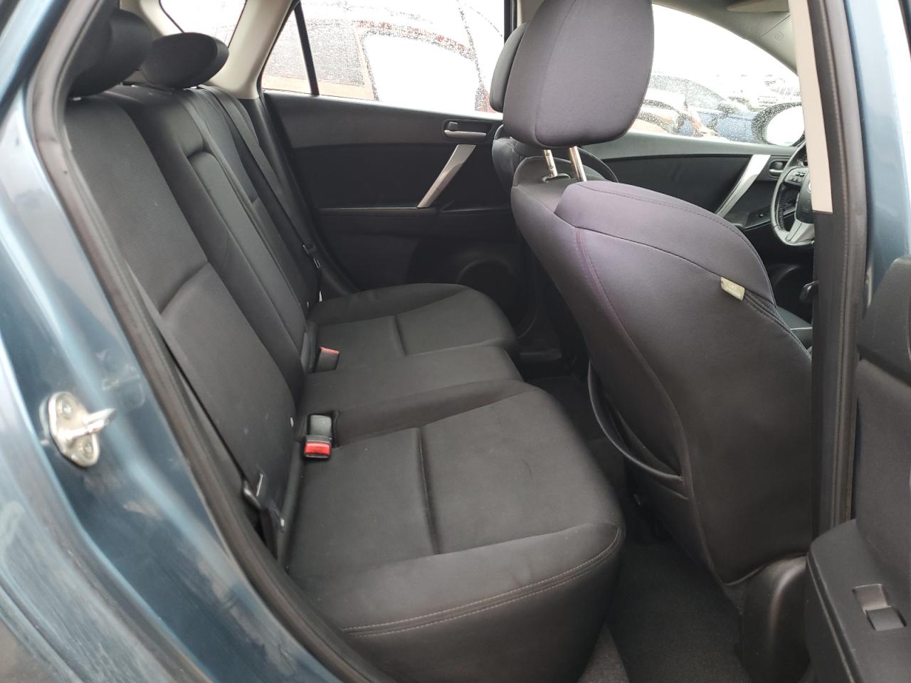 2011 Mazda 3 - Image 10