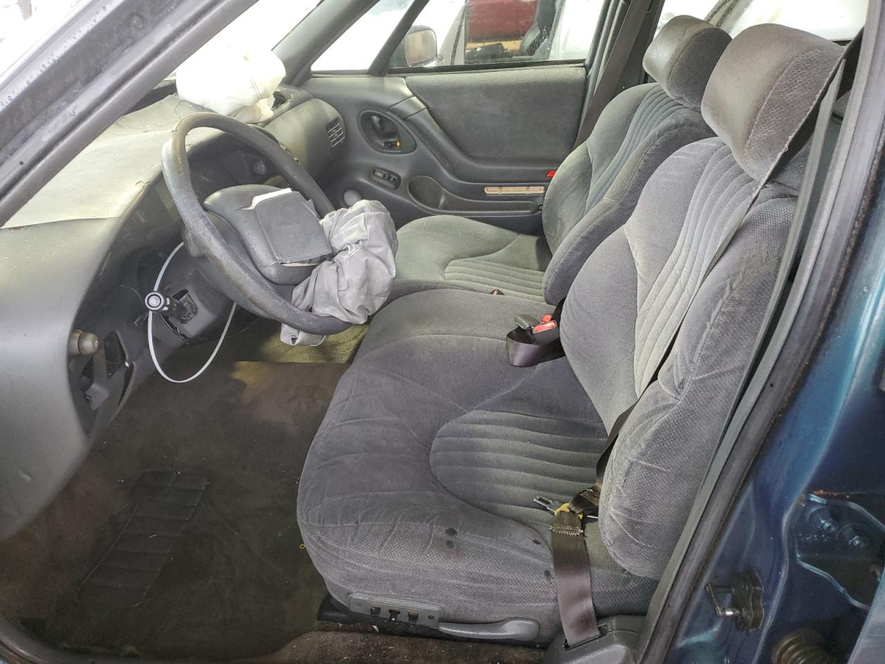 1997 Pontiac Bonneville - Image 7