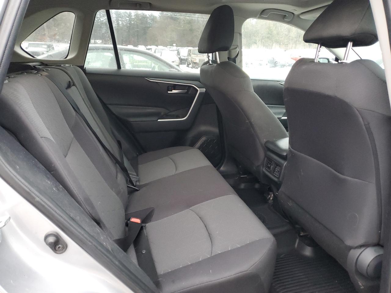 2024 Toyota RAV 4 - Image 11
