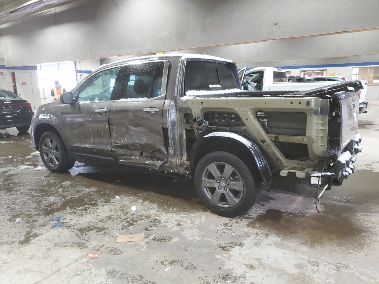 2020 Honda Ridgeline - Image 2