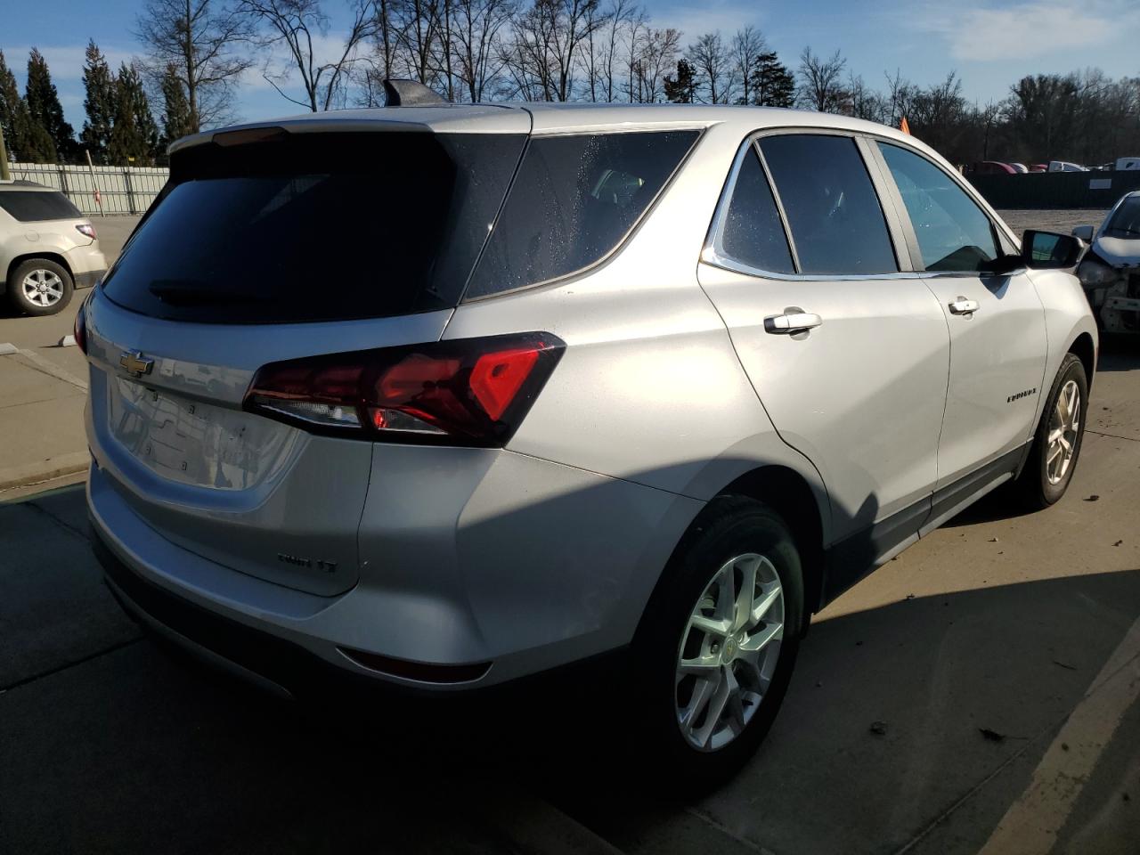 2022 Chevrolet Equinox - Image 3