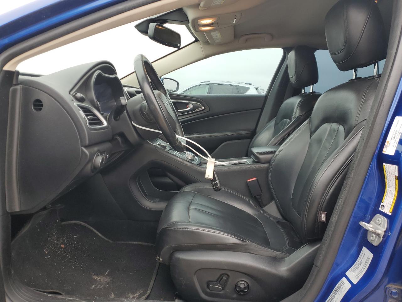 2016 Chrysler 200 - Image 7