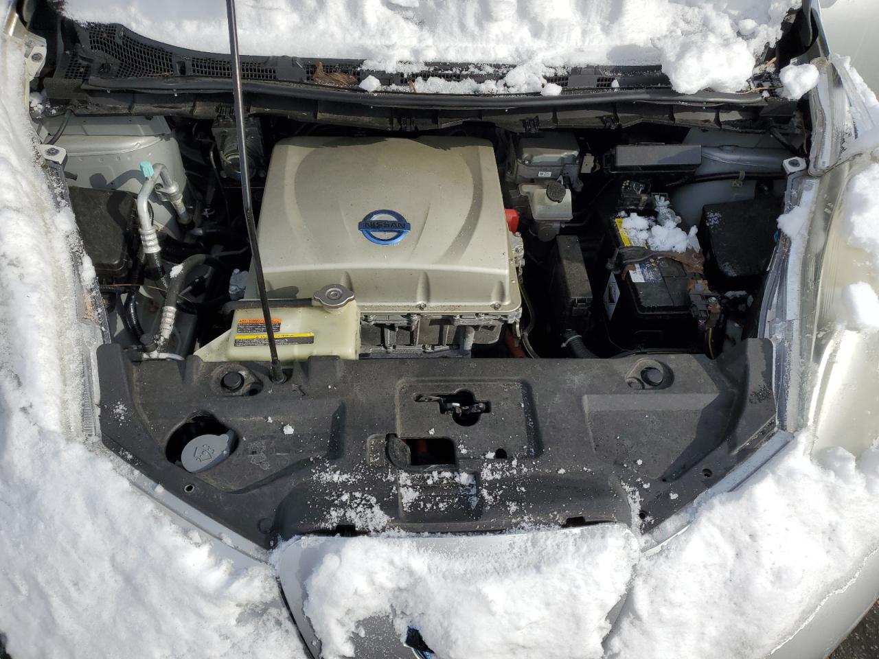 2015 Nissan Leaf - Image 11