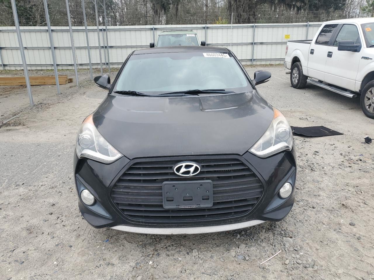 2015 Hyundai Veloster - Image 5