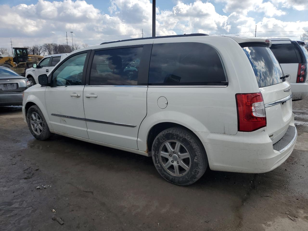 2012 Chrysler Town & Country - Image 2