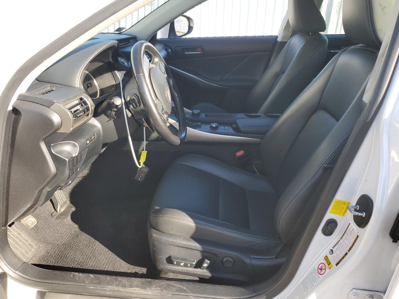 2016 Lexus IS - Image 7