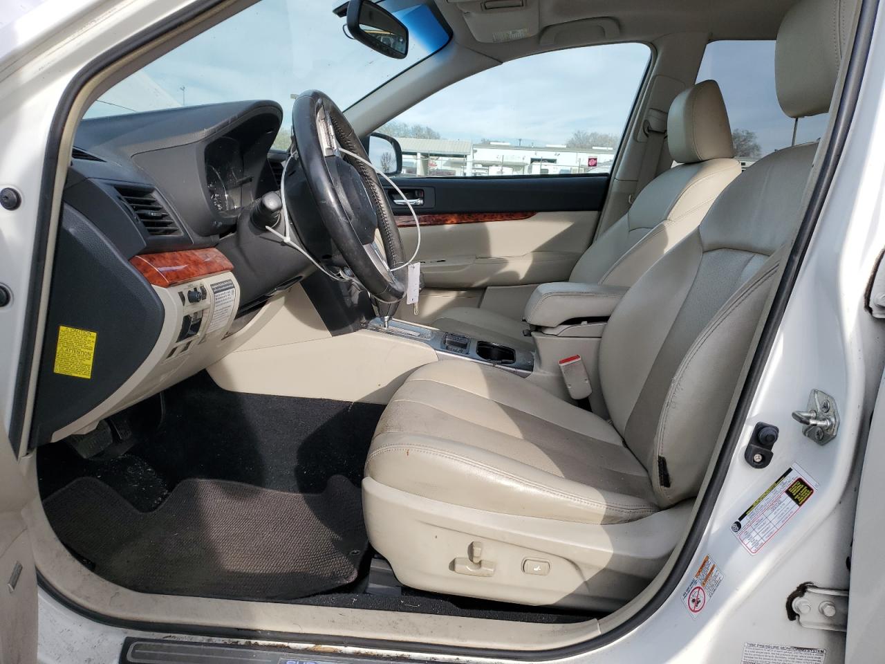 2011 Subaru Outback - Image 7