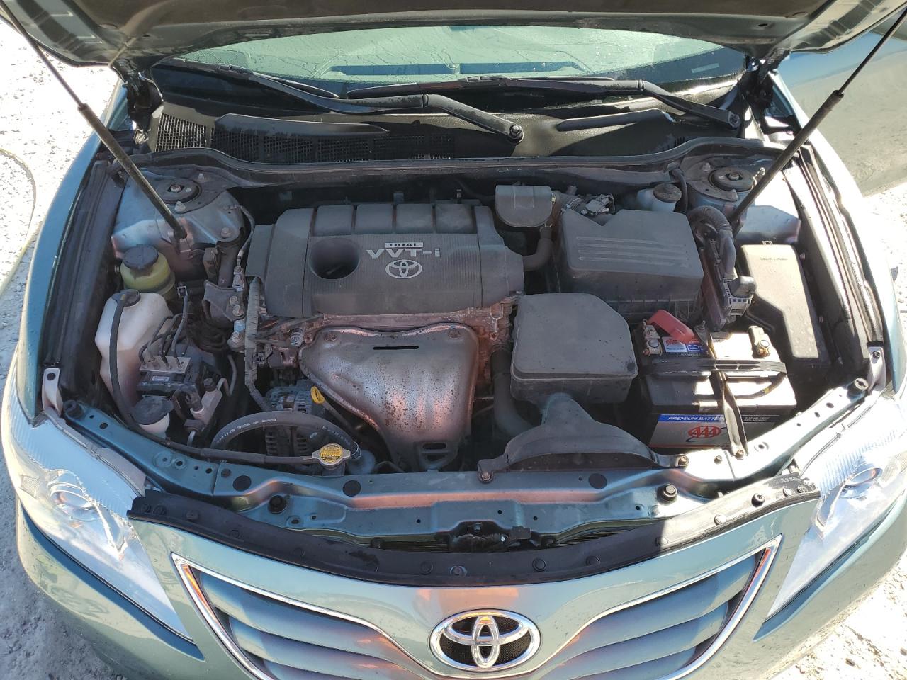 2010 Toyota Camry - Image 11