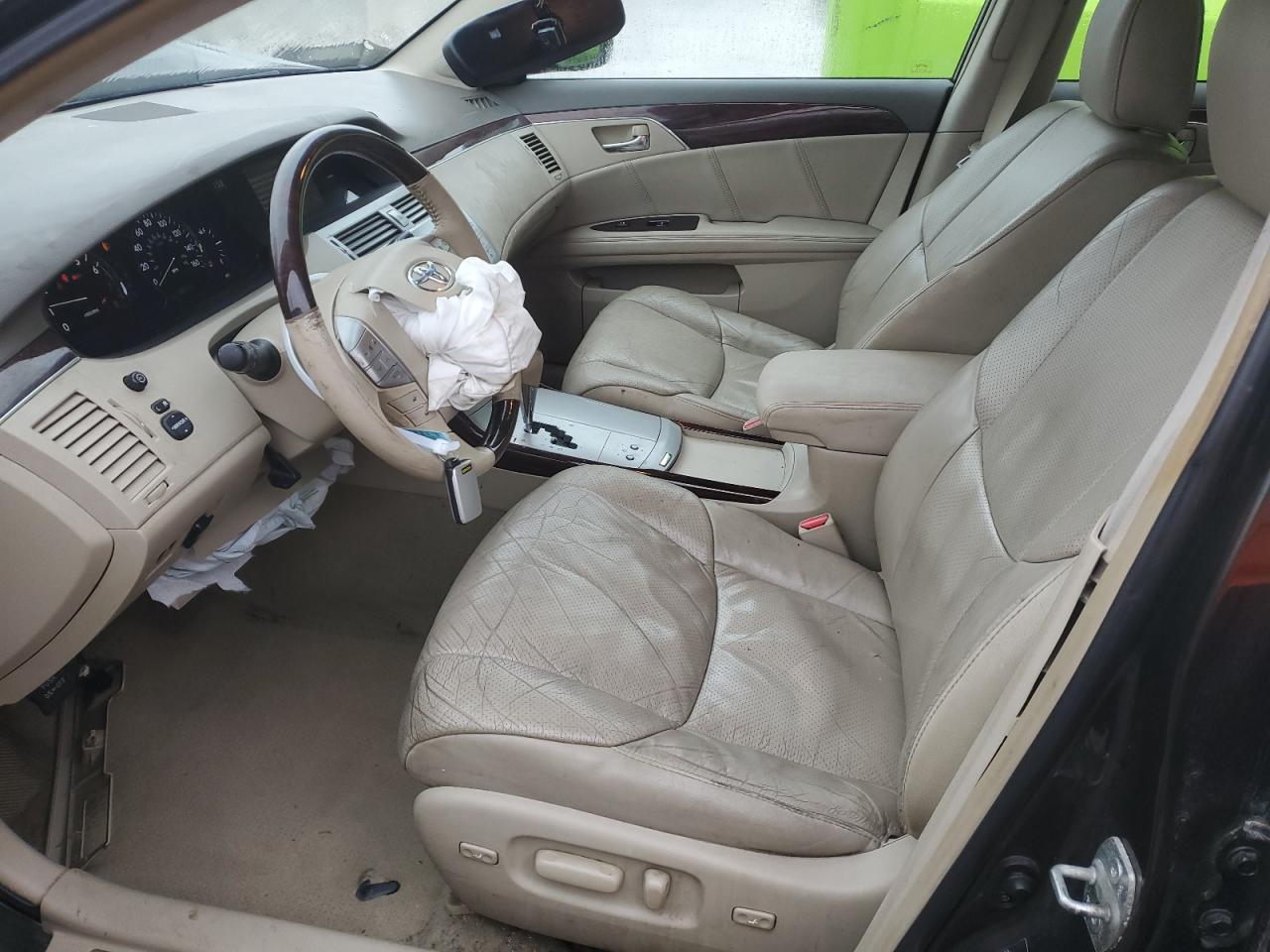 2010 Toyota Avalon - Image 7