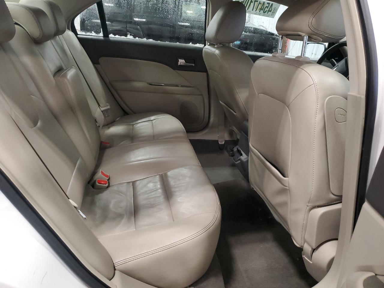 2010 Ford Fusion - Image 10