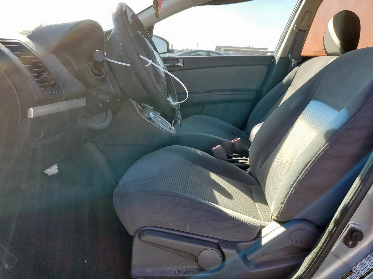 2010 Nissan Sentra - Image 7