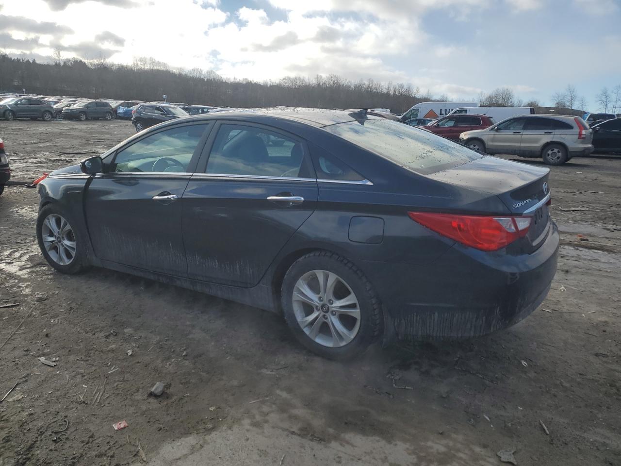2012 Hyundai Sonata - Image 2