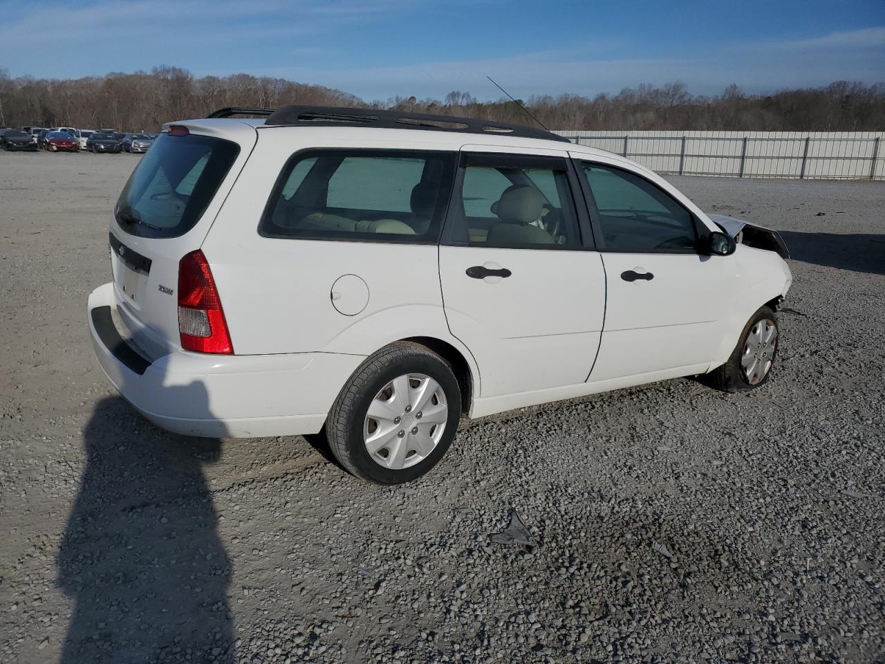 2005 Ford Focus - Image 3