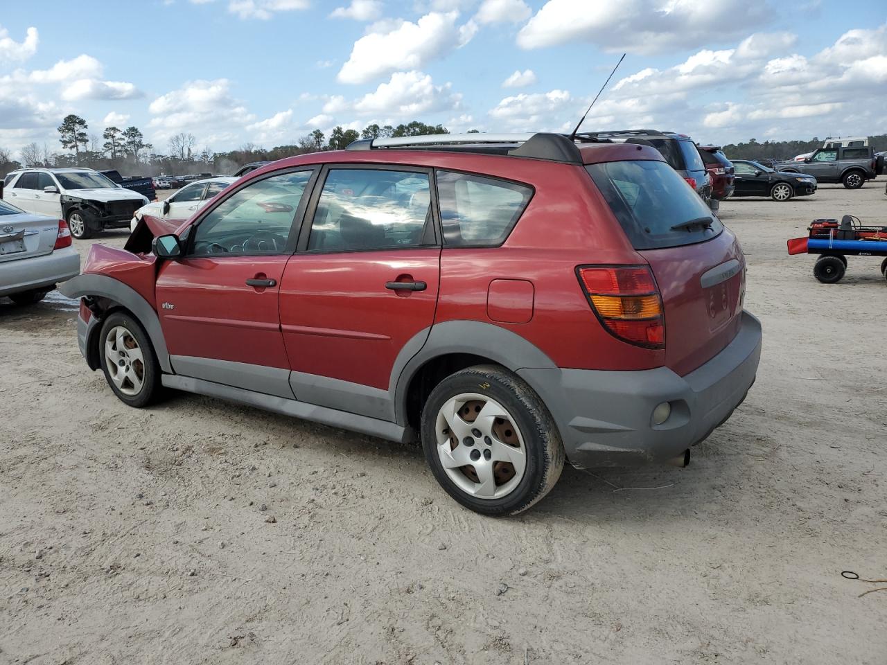2004 Pontiac Vibe - Image 2