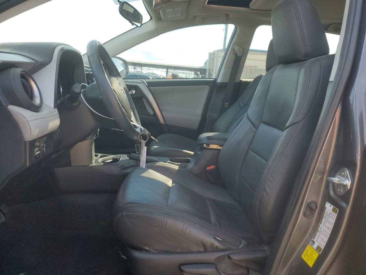 2016 Toyota RAV 4 - Image 7