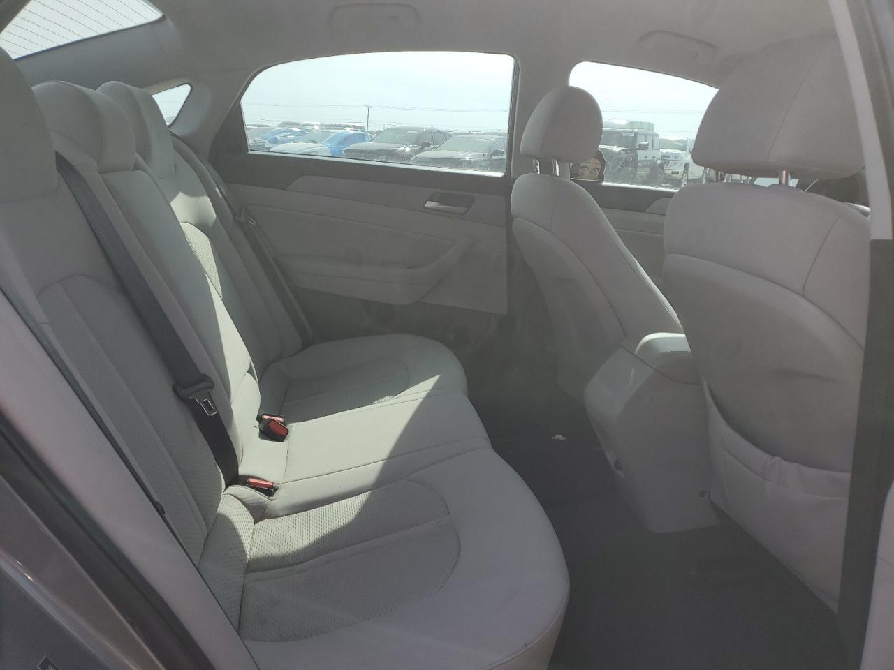 2018 Hyundai Sonata - Image 10