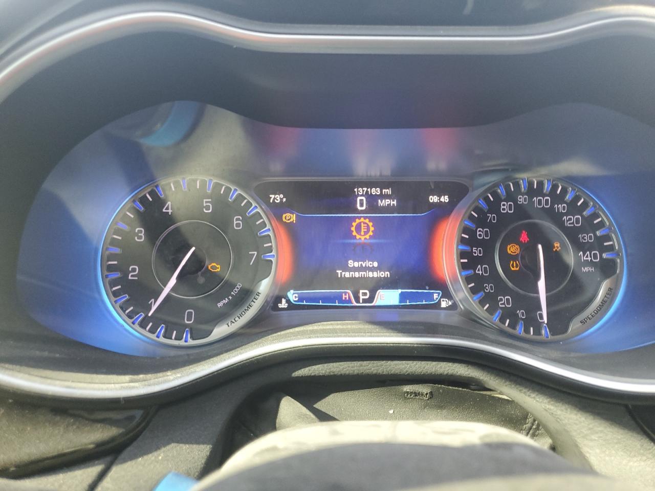 2015 Chrysler 200 - Image 9