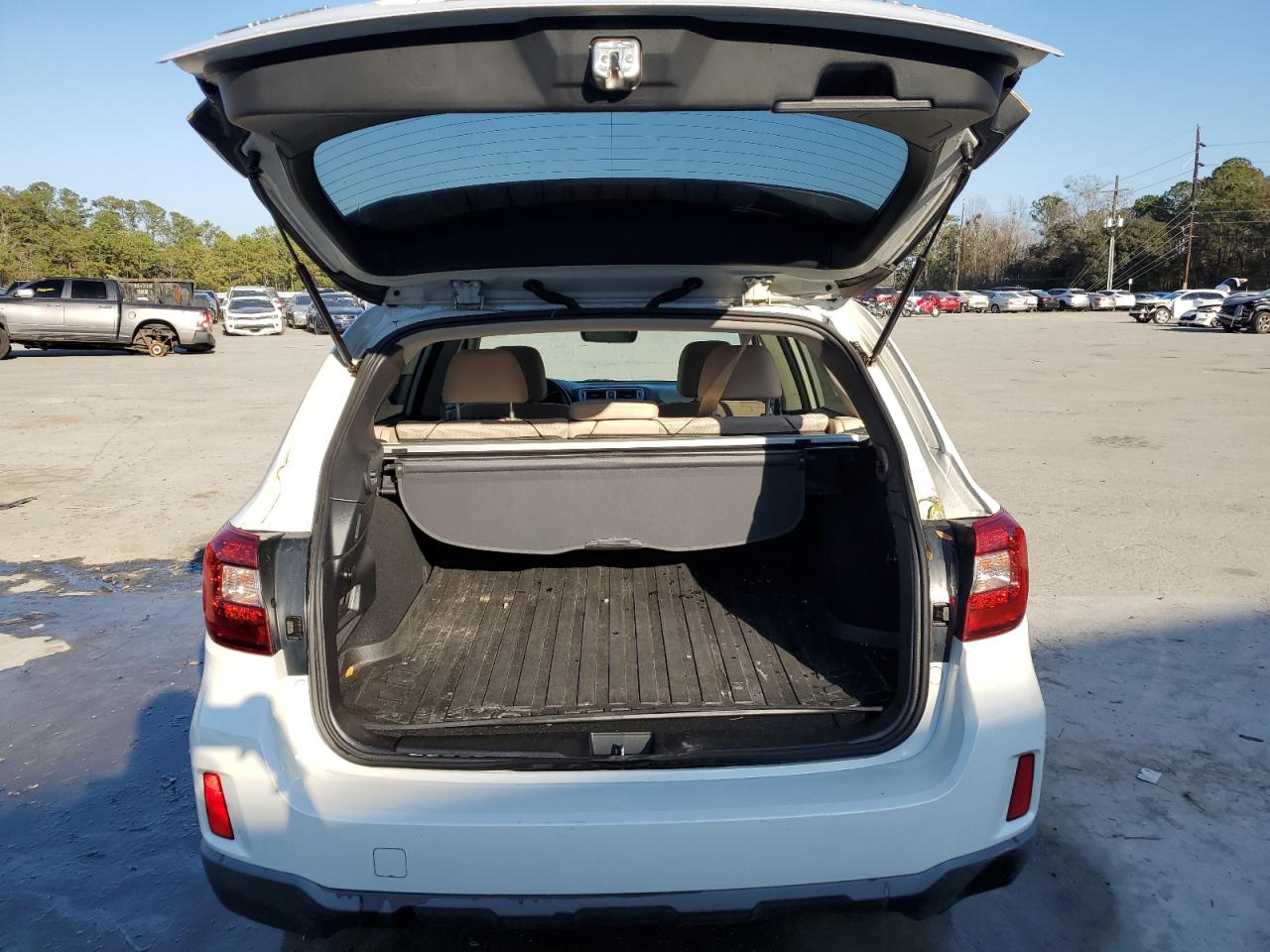 2017 Subaru Outback - Image 6