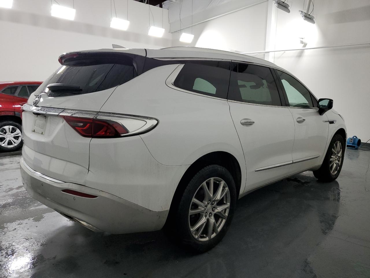 2022 Buick Enclave - Image 3