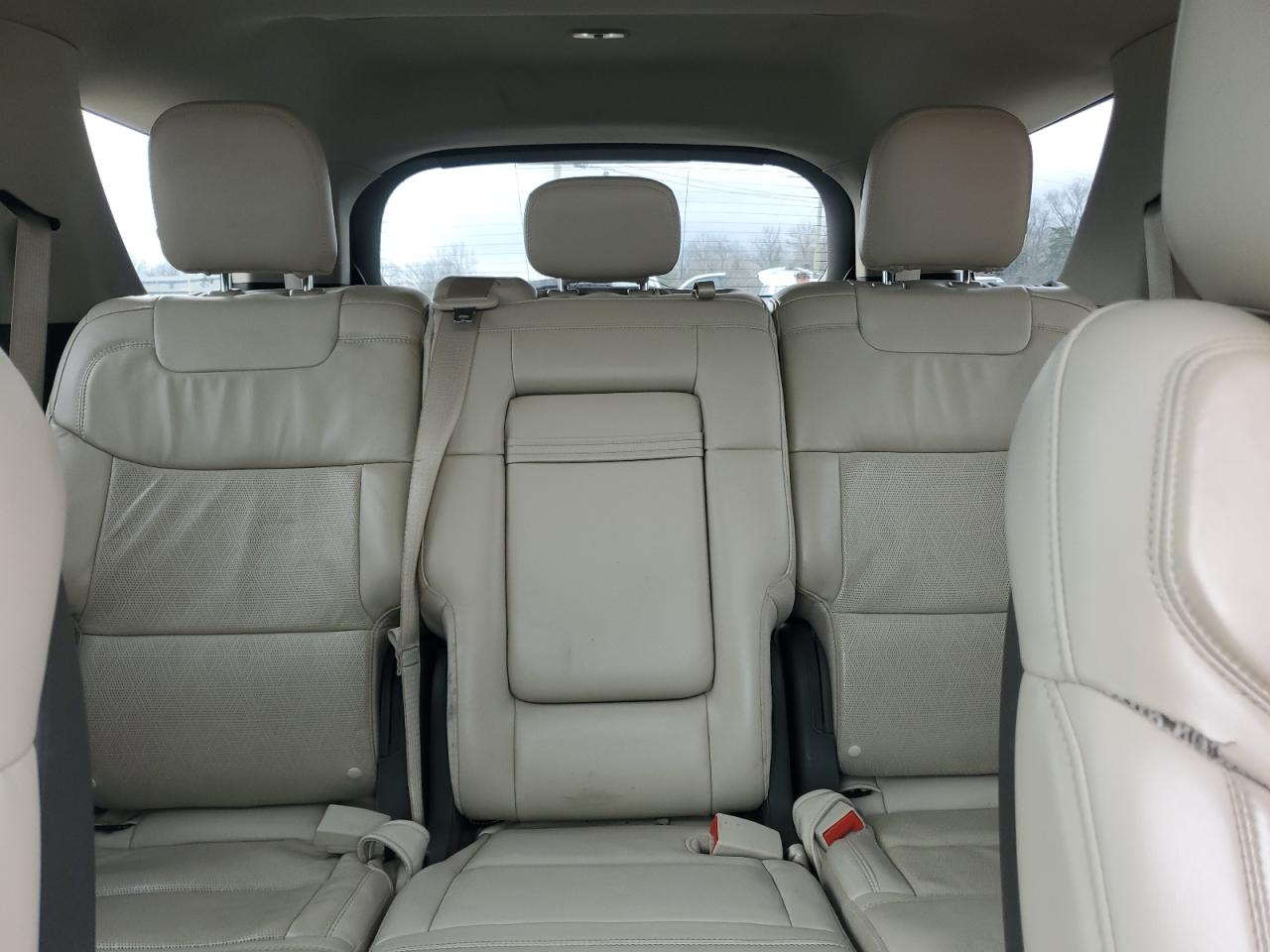 2020 Ford Explorer - Image 10