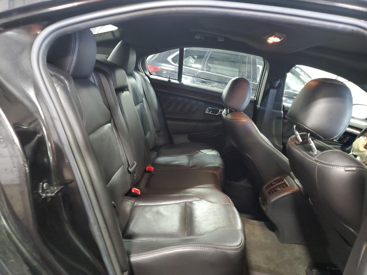 2013 Ford Taurus - Image 11