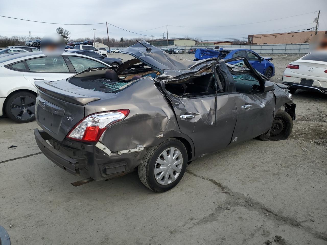 2016 Nissan Versa - Image 3