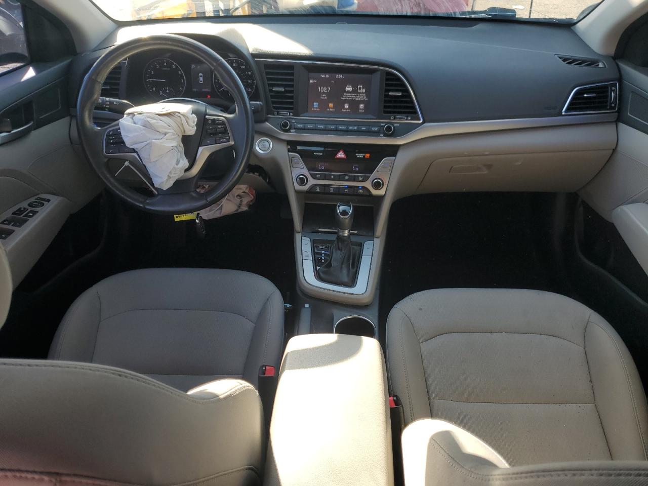 2018 Hyundai Elantra - Image 8