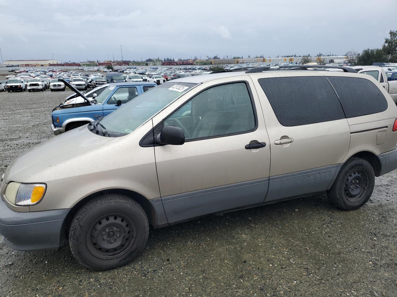 2003 Toyota Sienna - Image 1