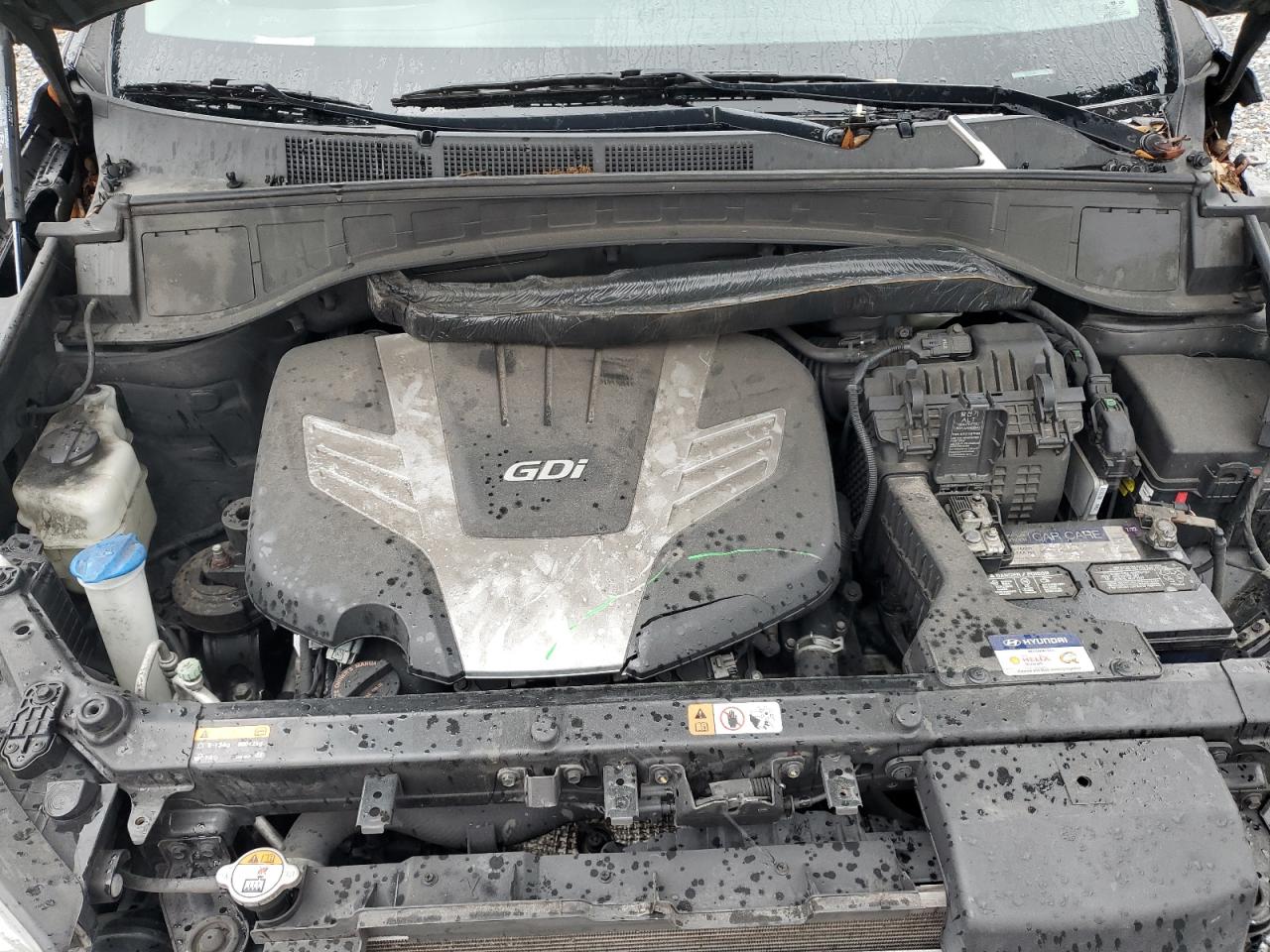 2016 Hyundai Santa Fe - Image 12